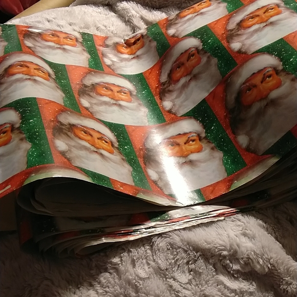 Vintage Christmas Wrapping Paper - Picture 5 of 10